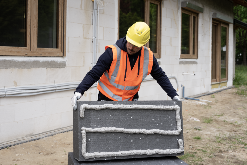 How to apply foam adhesive on the graphite styrofoam