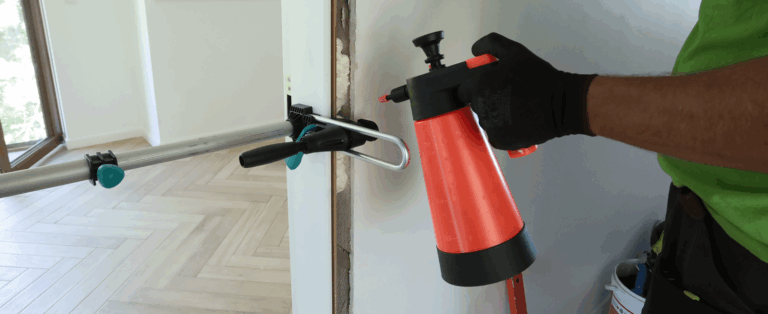 Miért olyan fontos vízzel permetezni a purhabot?